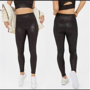 Aerie Chill Play Move Embossed Black High Rise Leggings Sz M